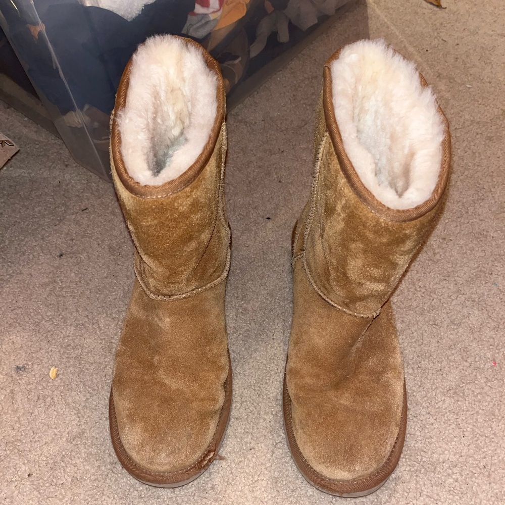 KOOLABURRA by UGG fuzzy boots